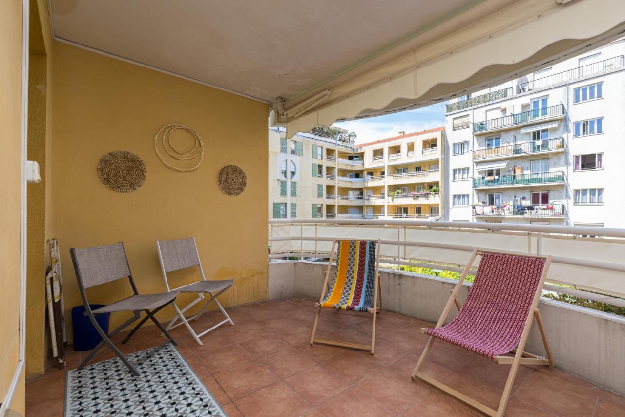 Large 2 Bdr At Port Appartamento Nizza