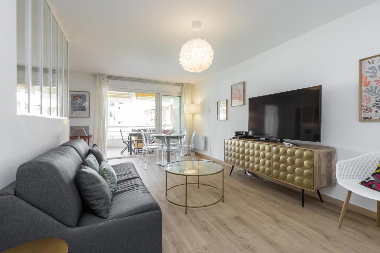 Large 2 Bdr At Port Appartamento