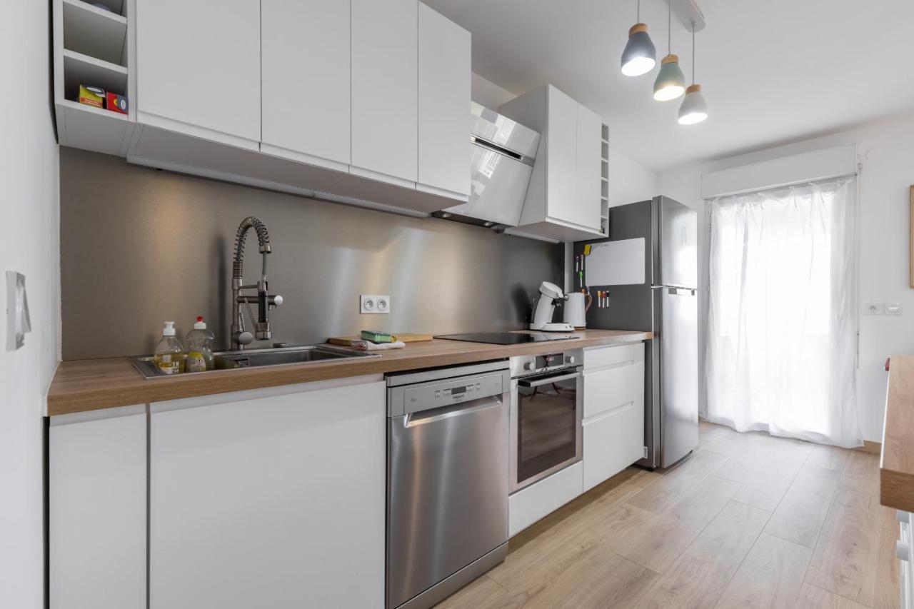Large 2 Bdr At Port Appartamento Nizza